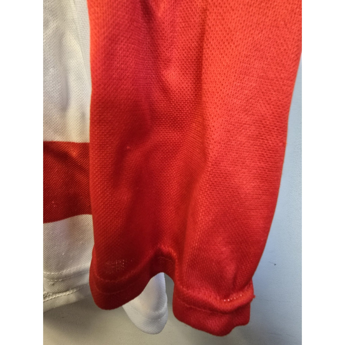 Vtg Detroit Red Wings Steve Yzerman Jersey S NHL Hockey CCM