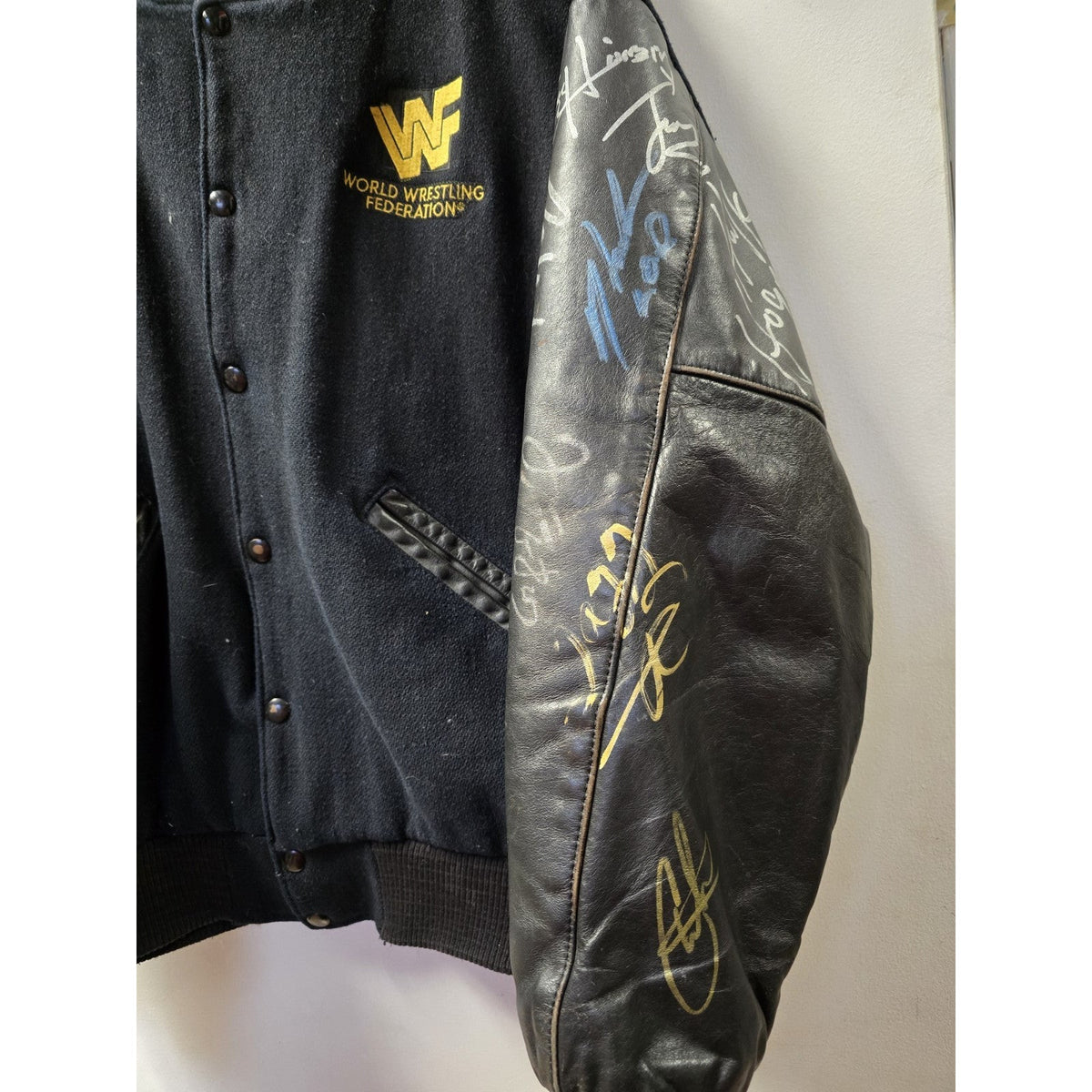 Vtg 90s WWF Wrestlemania XII Varsity Jacket L Autographed Hulk Hogan The Rock